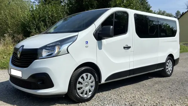 RENAULT Trafic 