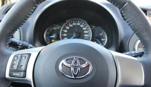 TOYOTA Yaris 