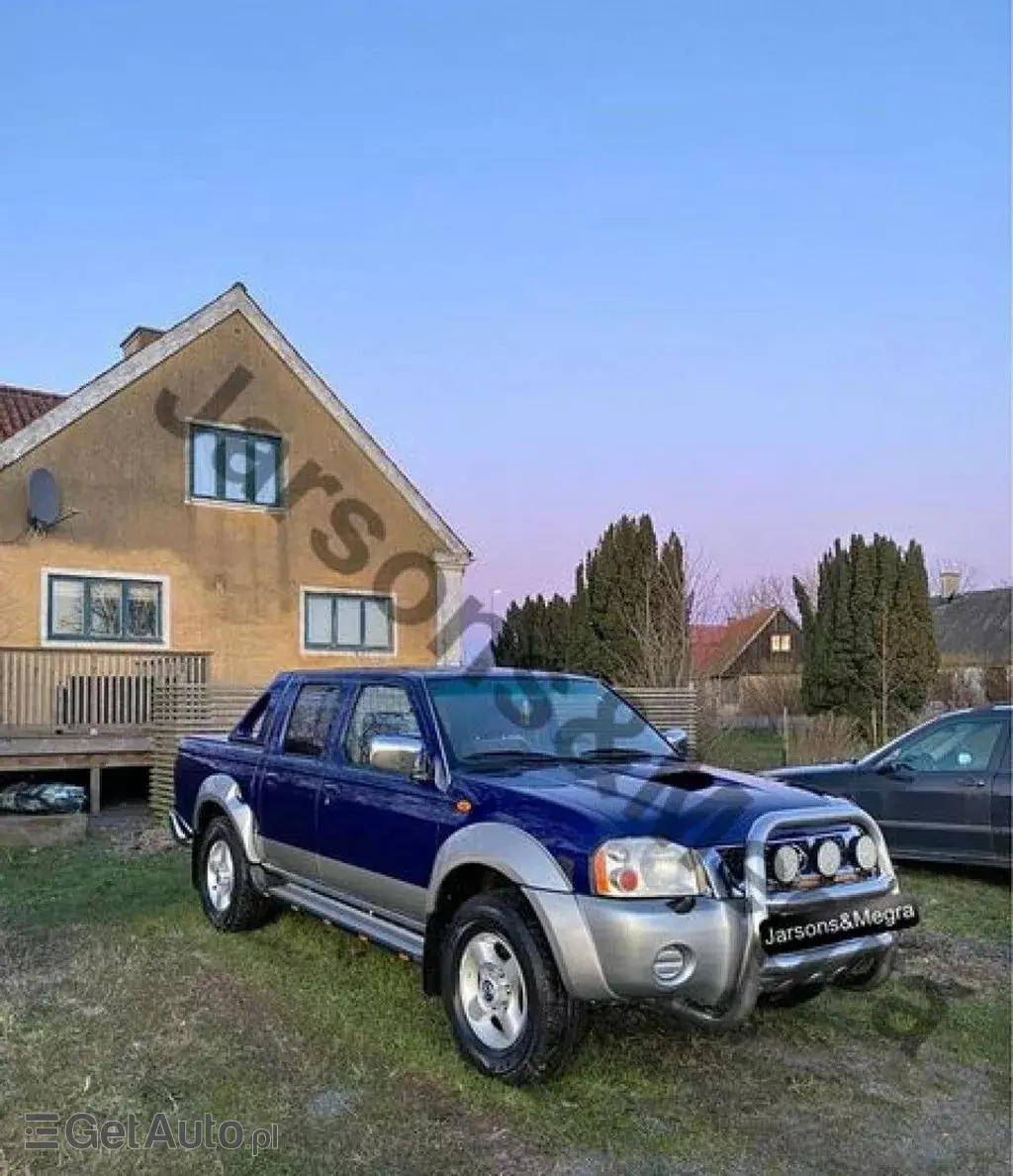 NISSAN Navara 
