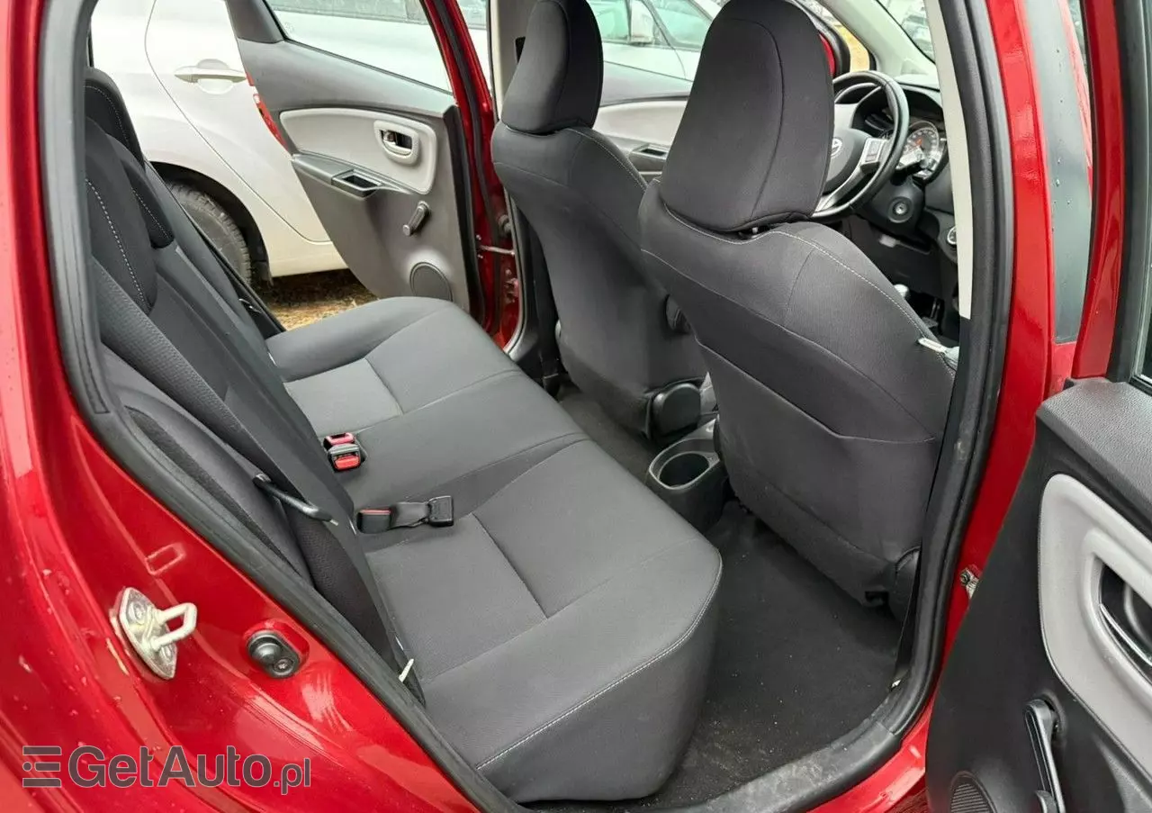 TOYOTA Yaris 