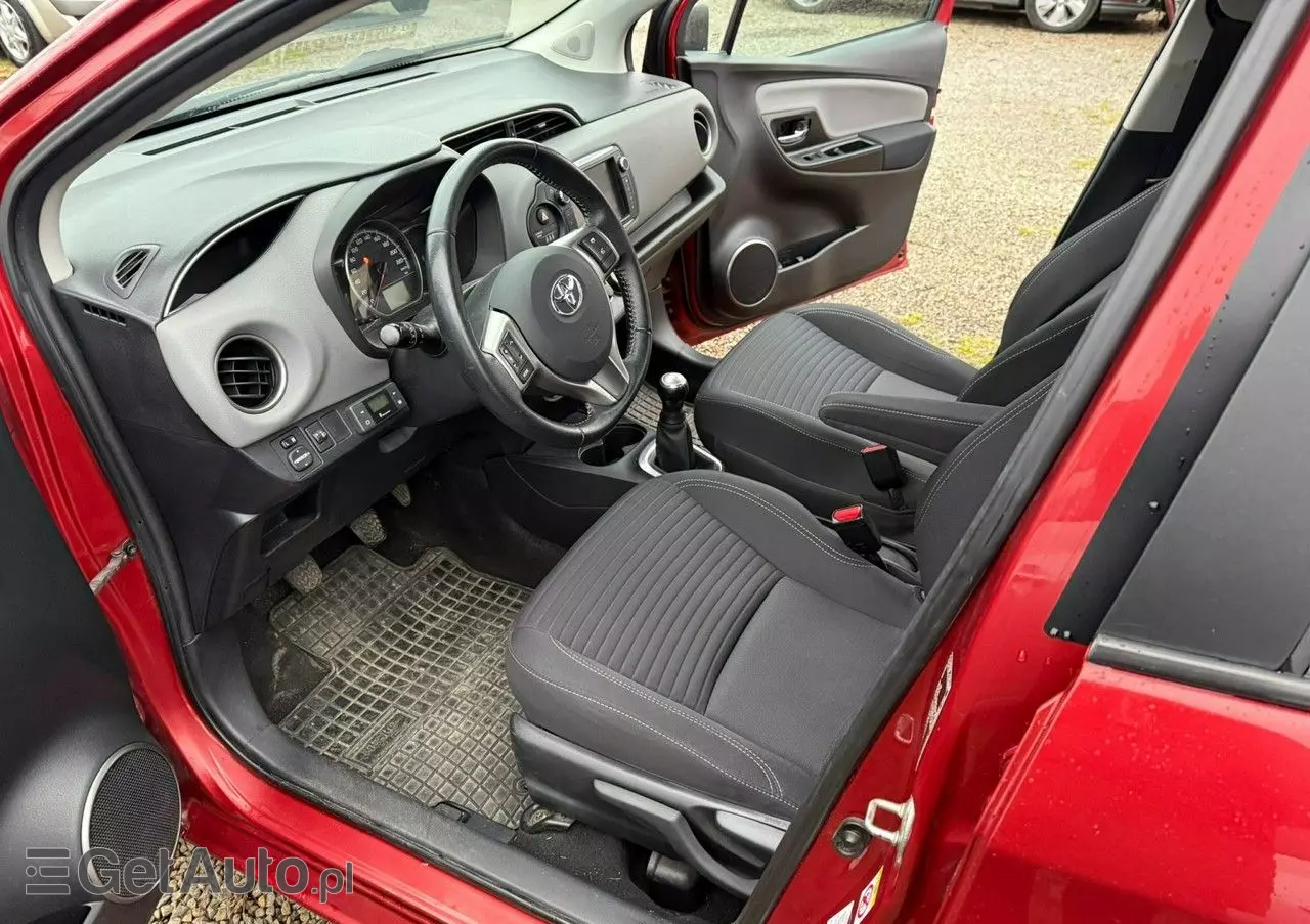 TOYOTA Yaris 