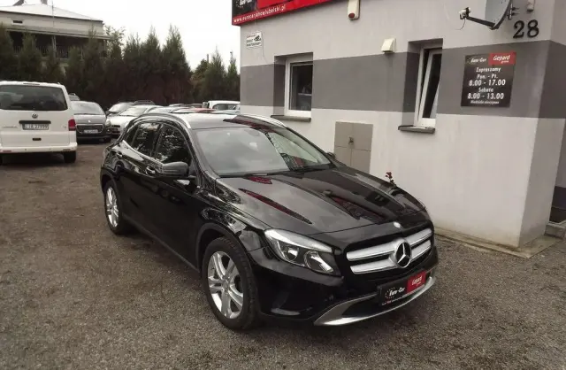MERCEDES-BENZ GLA 