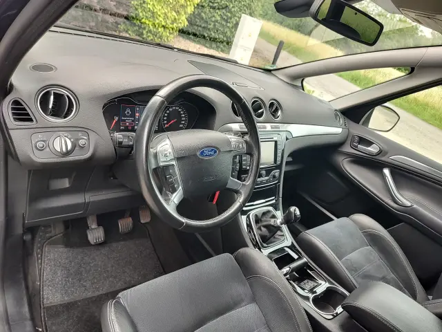 FORD S-Max Titanium