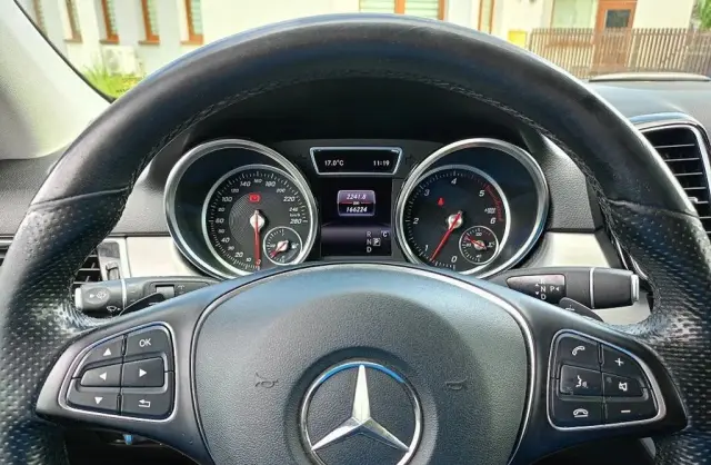 MERCEDES-BENZ GLE 