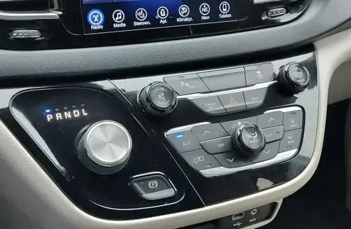 CHRYSLER Pacifica 