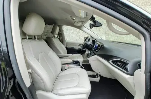 CHRYSLER Pacifica 