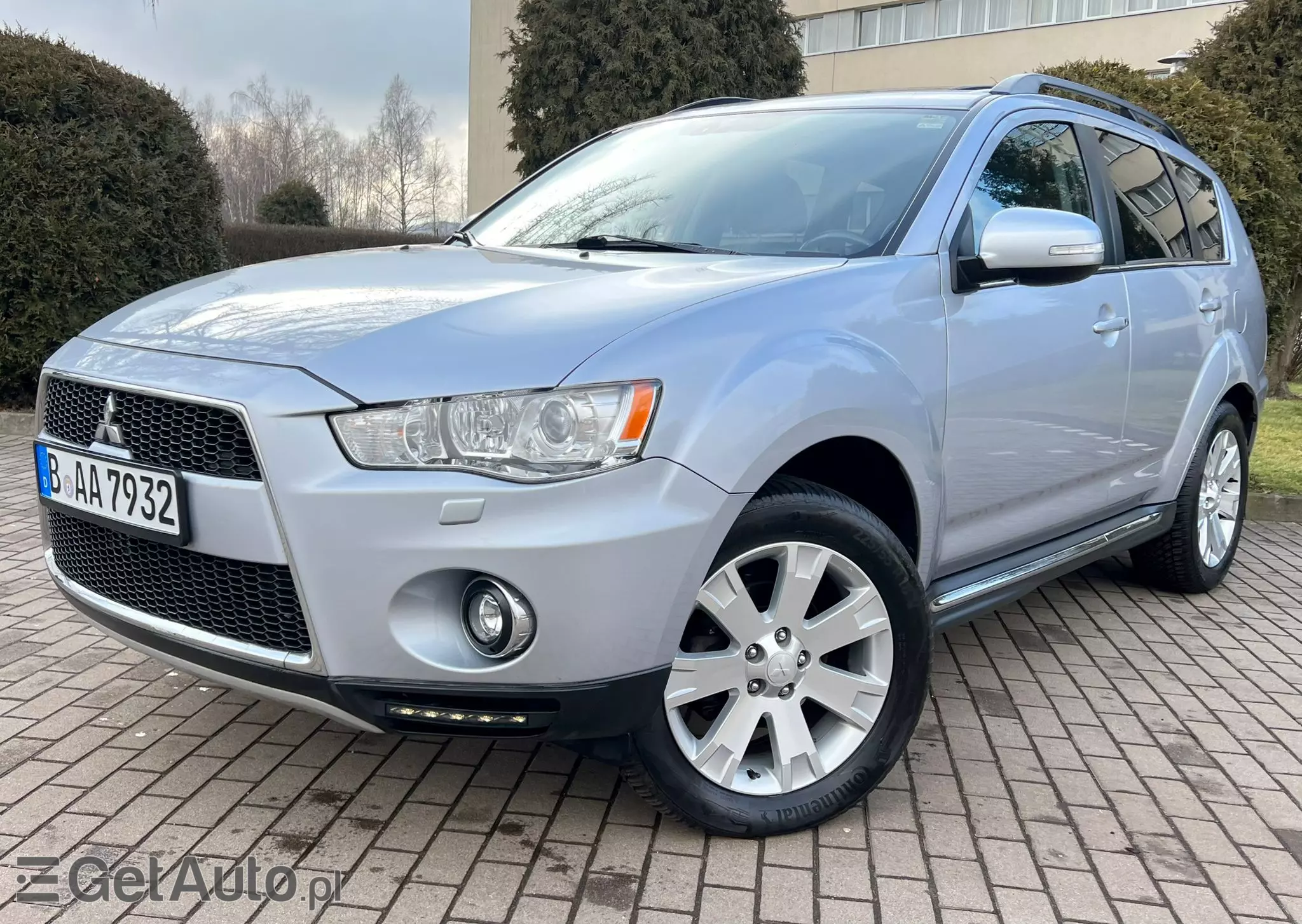 MITSUBISHI Outlander Intense+ 4WD Aut.