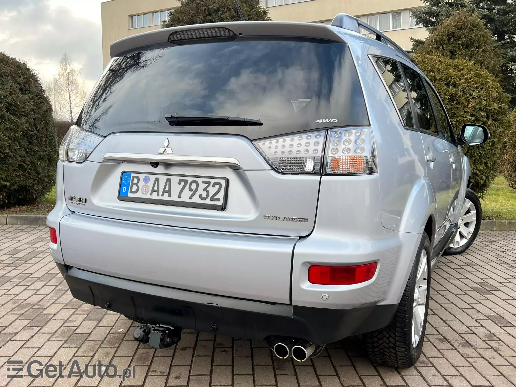 MITSUBISHI Outlander Intense+ 4WD Aut.