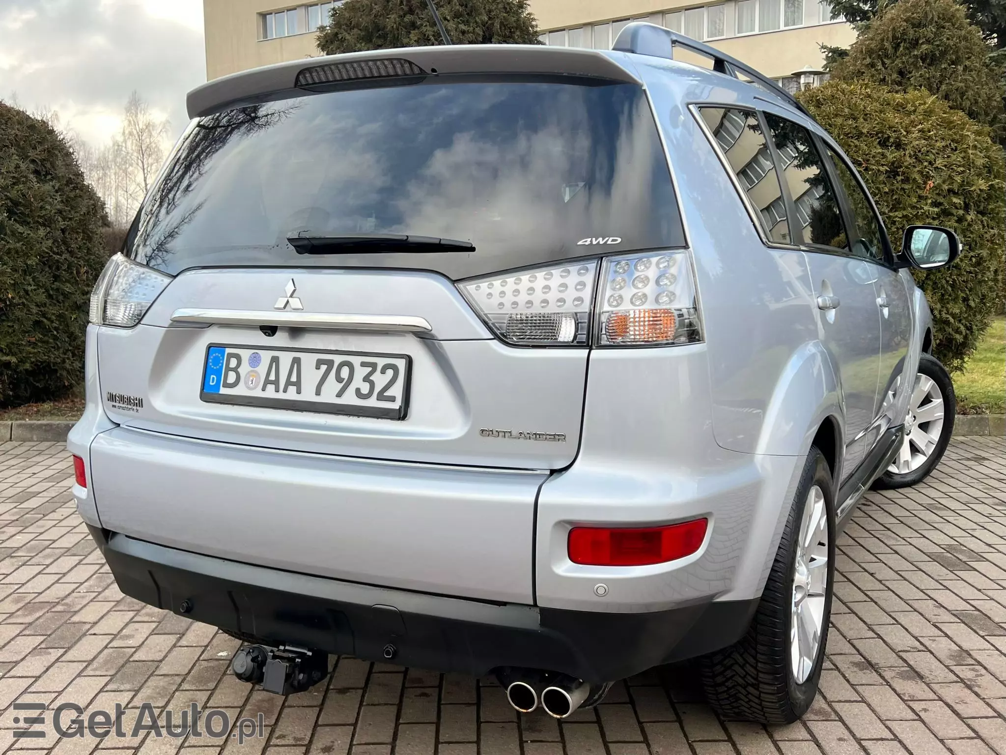 MITSUBISHI Outlander Intense+ 4WD Aut.