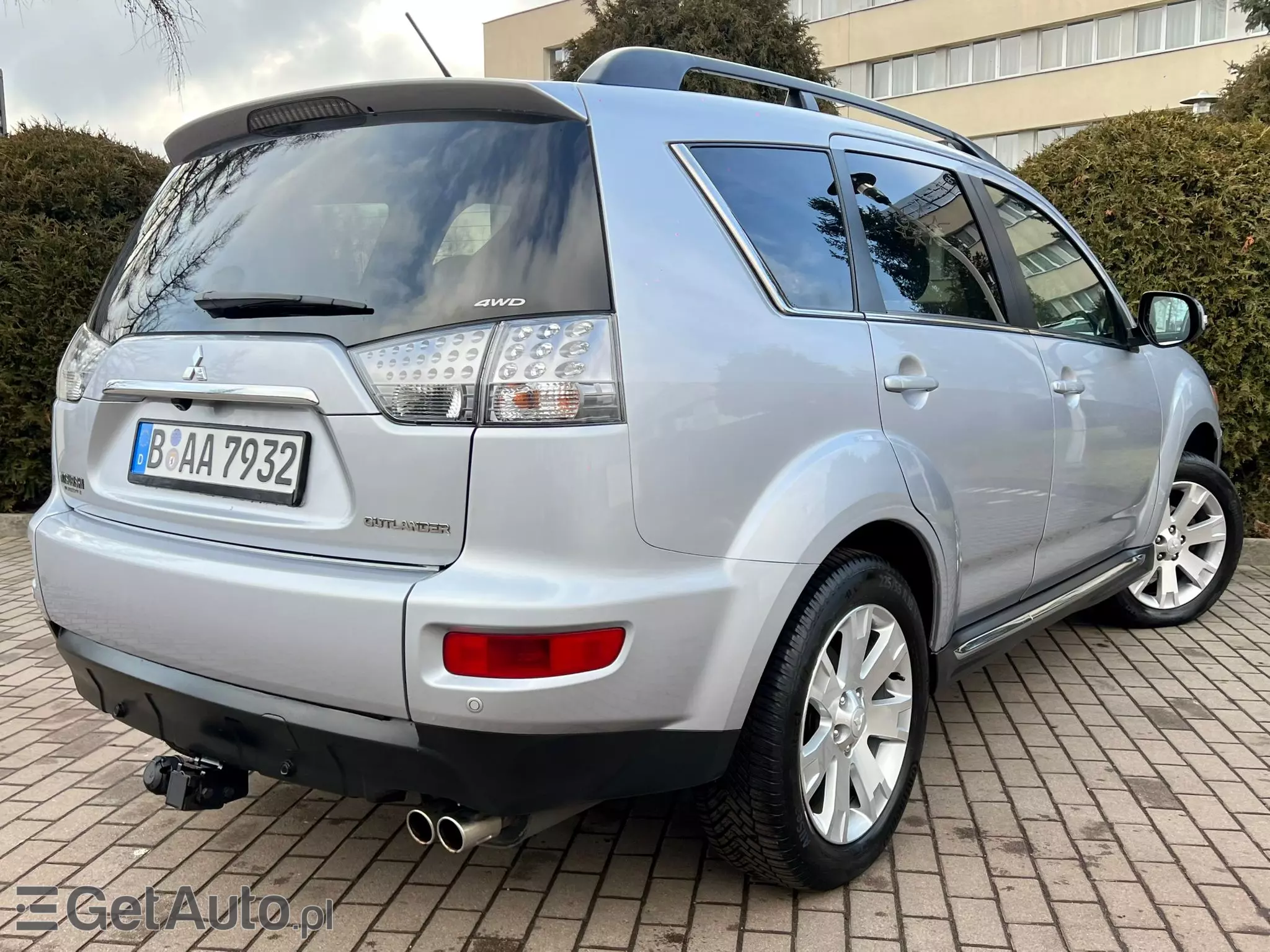 MITSUBISHI Outlander Intense+ 4WD Aut.