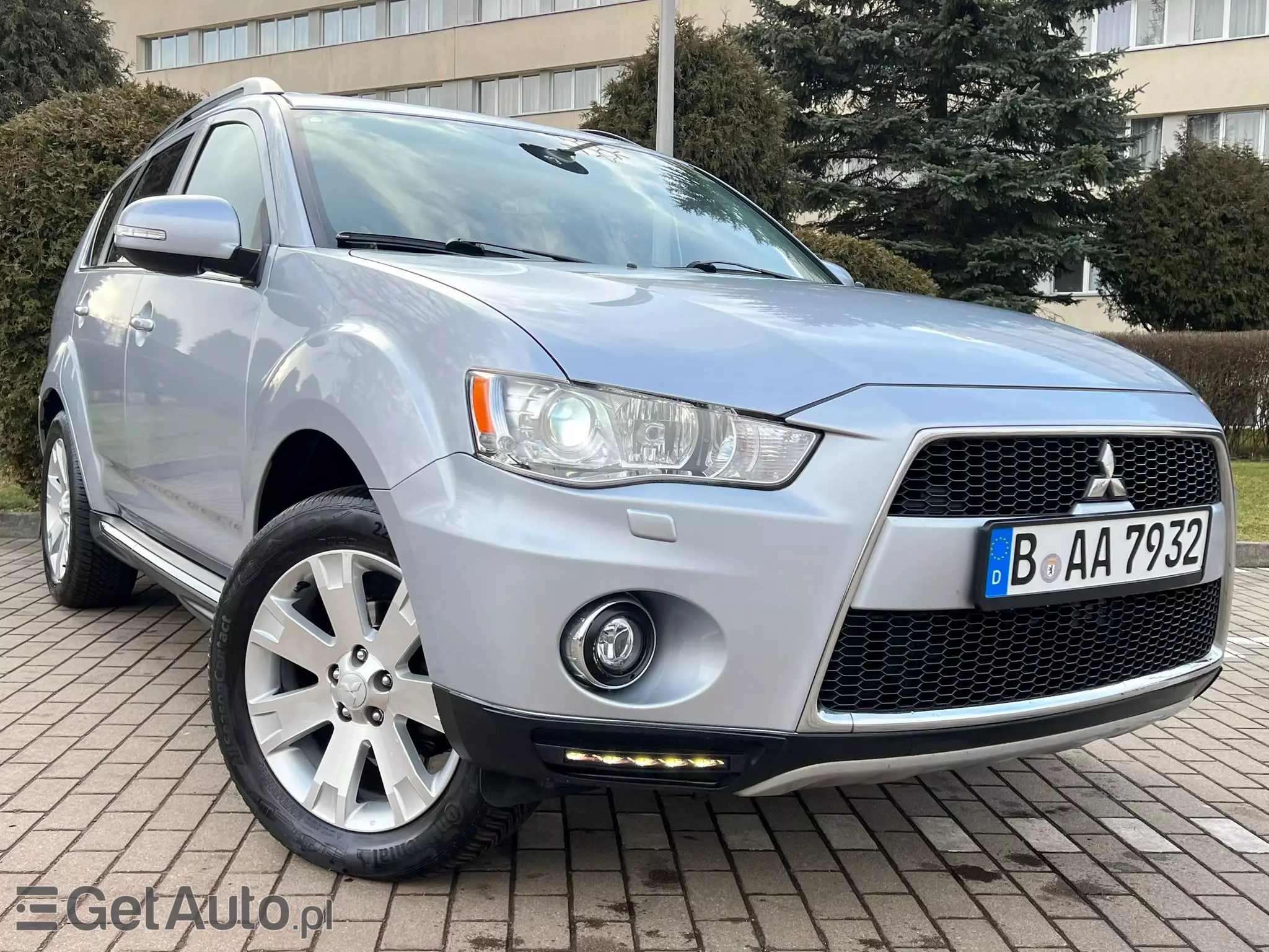 MITSUBISHI Outlander Intense+ 4WD Aut.