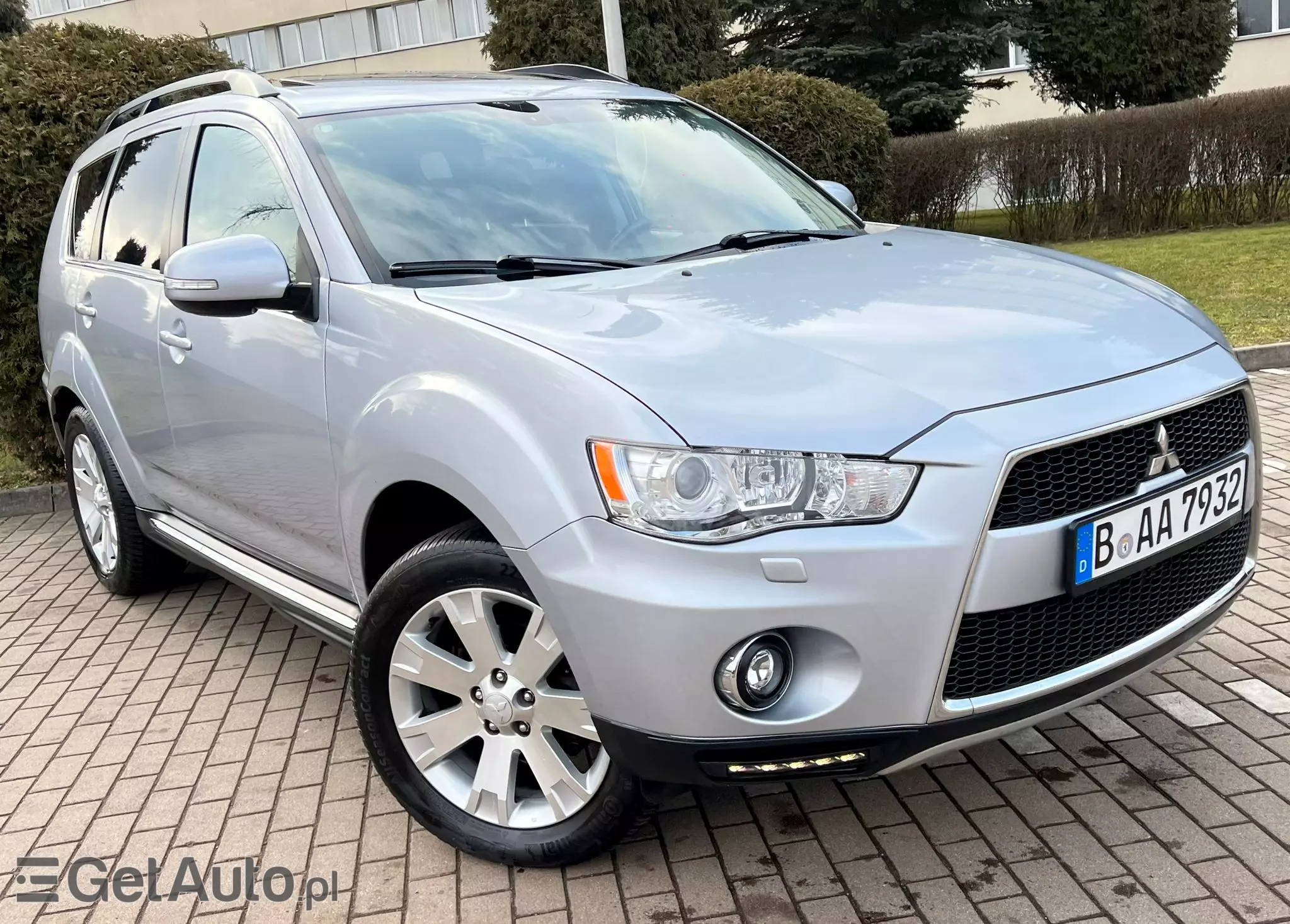 MITSUBISHI Outlander Intense+ 4WD Aut.
