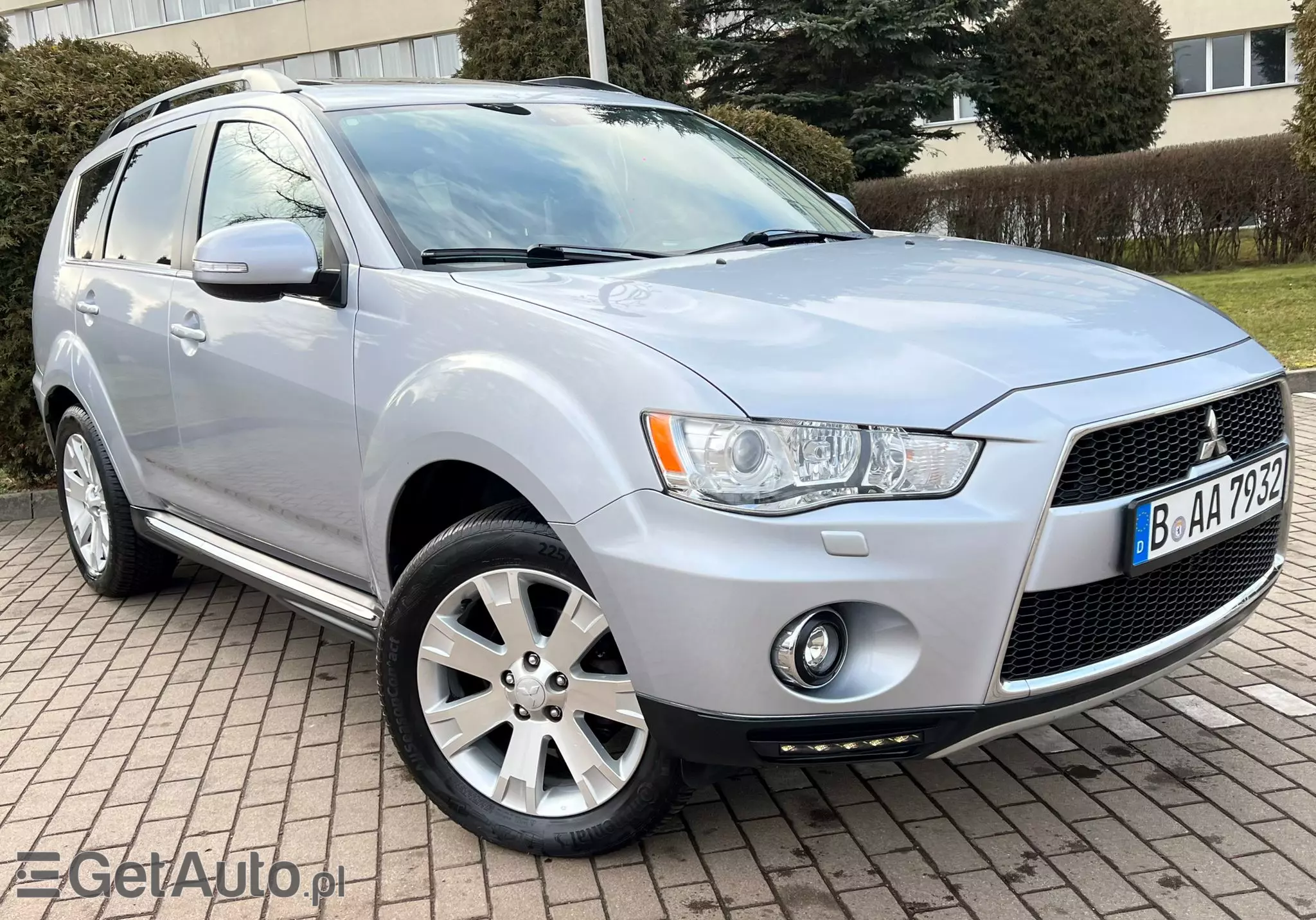 MITSUBISHI Outlander Intense+ 4WD Aut.