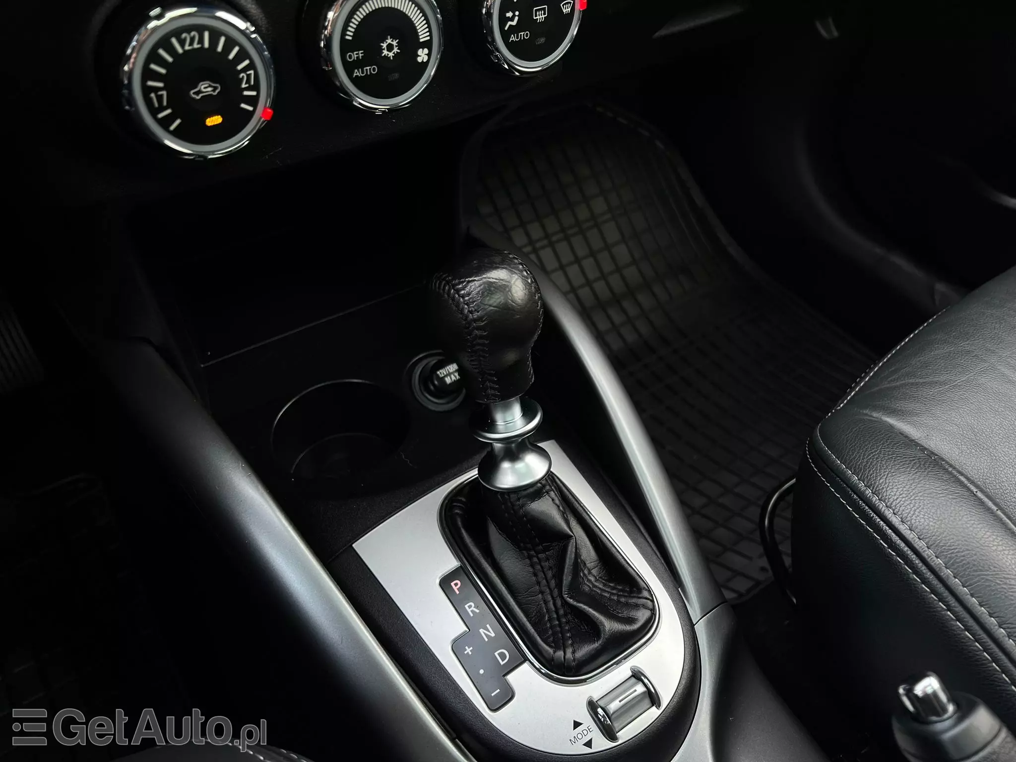 MITSUBISHI Outlander Intense+ 4WD Aut.