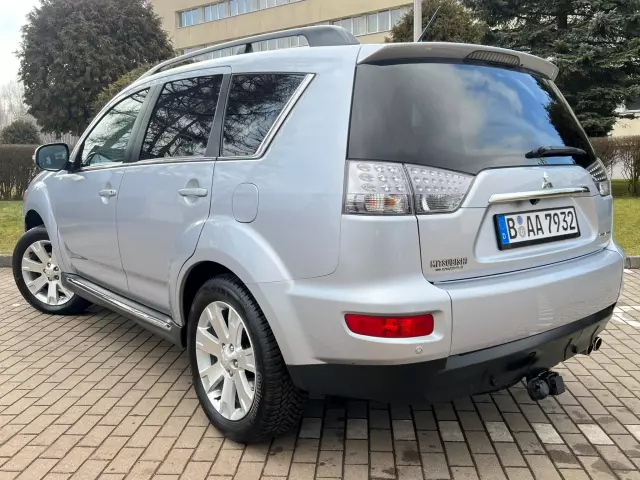 MITSUBISHI Outlander Intense+ 4WD Aut.
