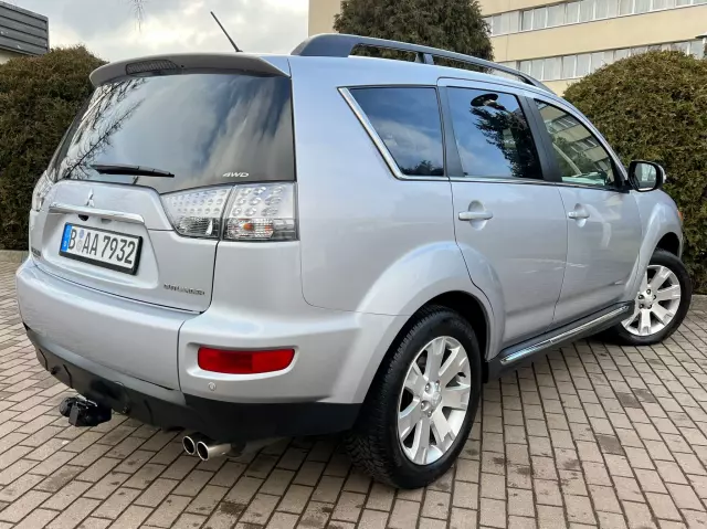 MITSUBISHI Outlander Intense+ 4WD Aut.