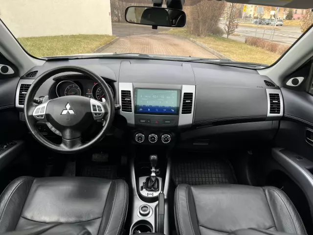 MITSUBISHI Outlander Intense+ 4WD Aut.