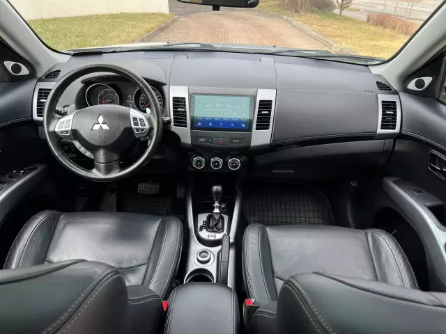 MITSUBISHI Outlander Intense+ 4WD Aut.