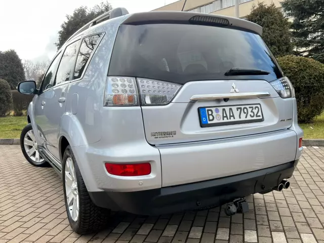 MITSUBISHI Outlander Intense+ 4WD Aut.