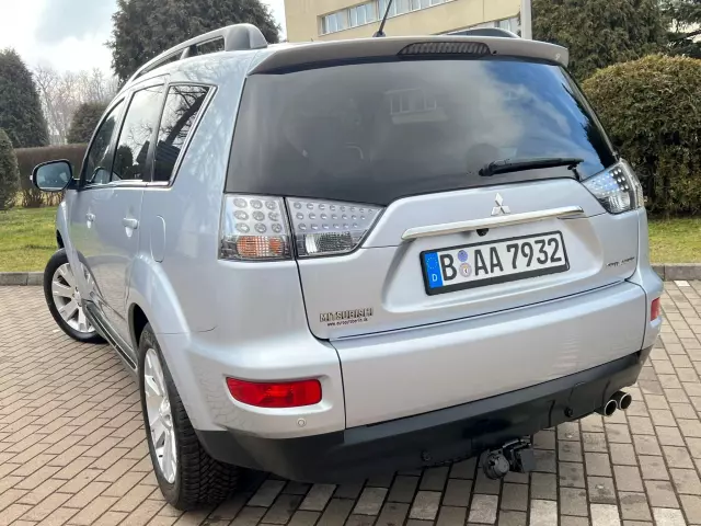 MITSUBISHI Outlander Intense+ 4WD Aut.