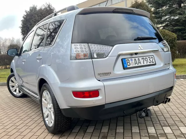 MITSUBISHI Outlander Intense+ 4WD Aut.