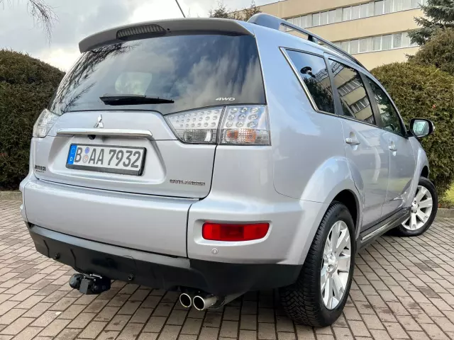 MITSUBISHI Outlander Intense+ 4WD Aut.