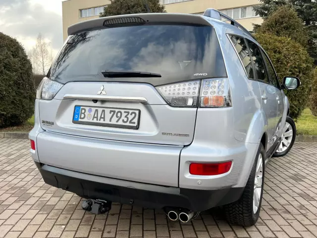 MITSUBISHI Outlander Intense+ 4WD Aut.
