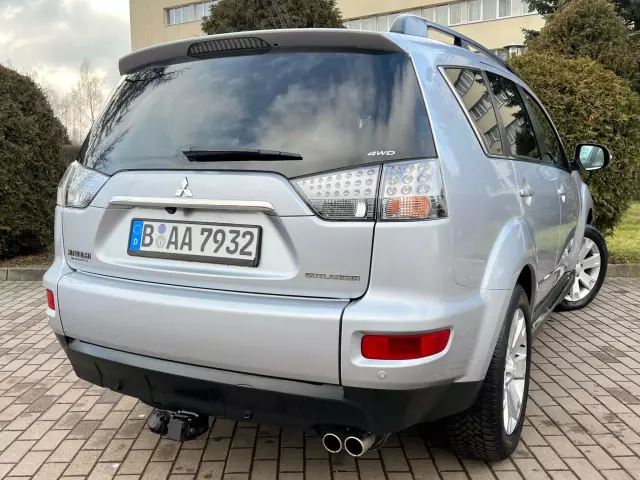 MITSUBISHI Outlander Intense+ 4WD Aut.