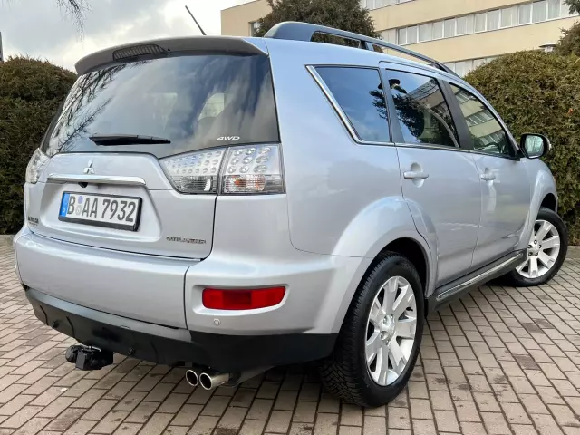 MITSUBISHI Outlander Intense+ 4WD Aut.