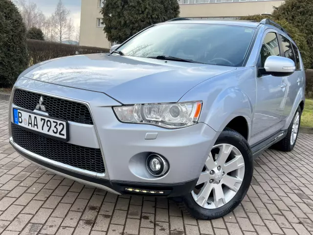 MITSUBISHI Outlander Intense+ 4WD Aut.