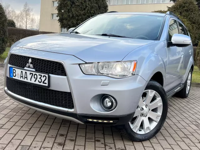 MITSUBISHI Outlander Intense+ 4WD Aut.