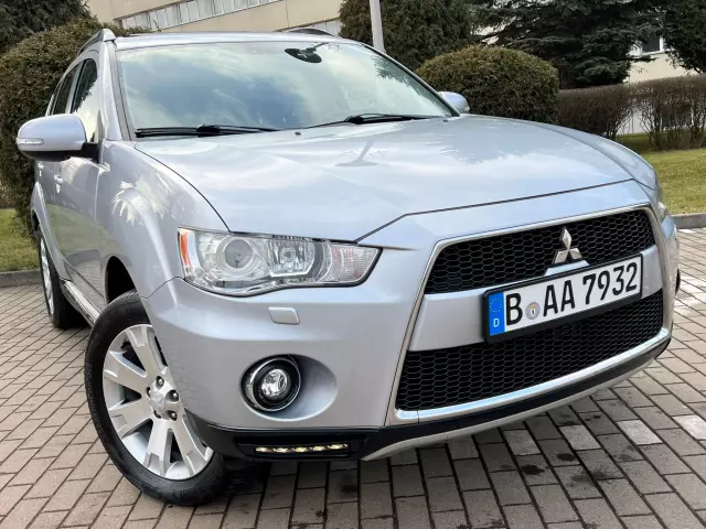 MITSUBISHI Outlander Intense+ 4WD Aut.