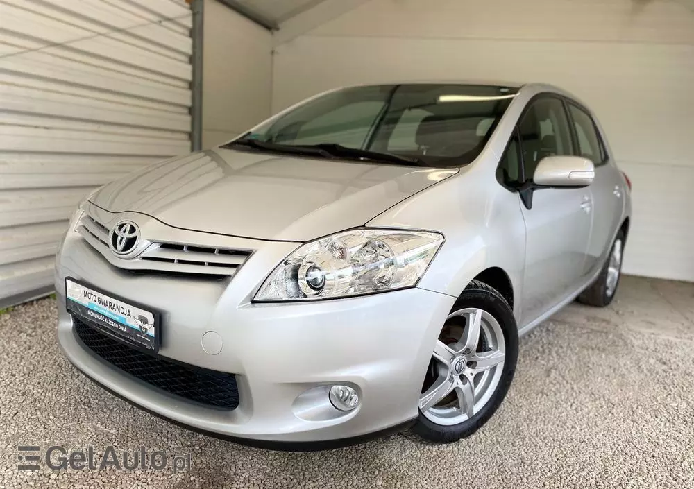 TOYOTA Auris 1.6 Luna