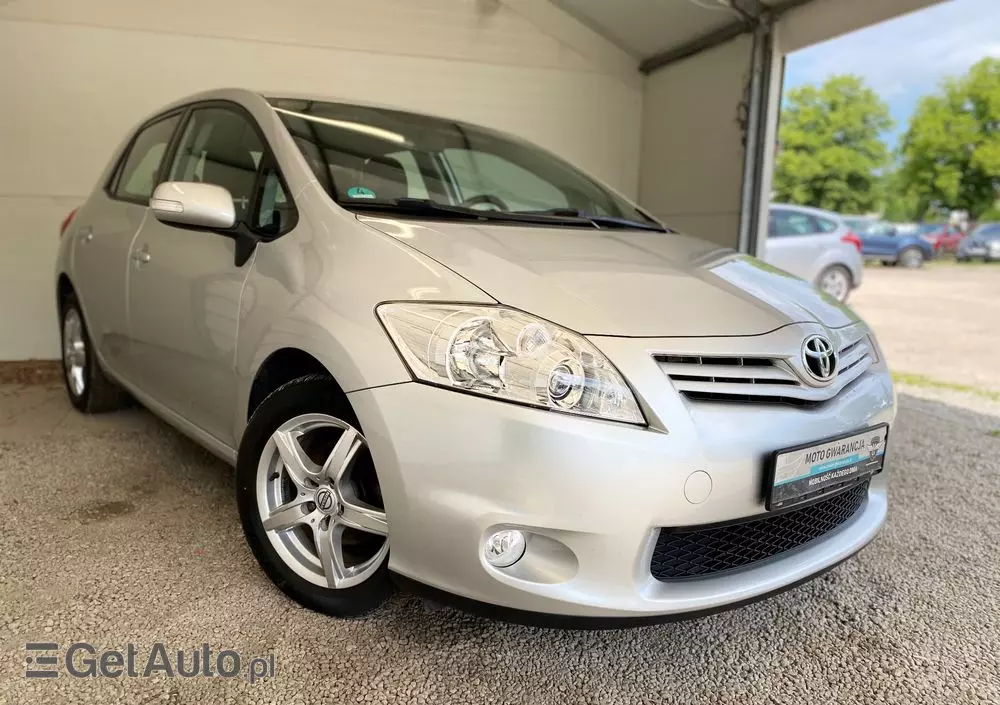 TOYOTA Auris 1.6 Luna