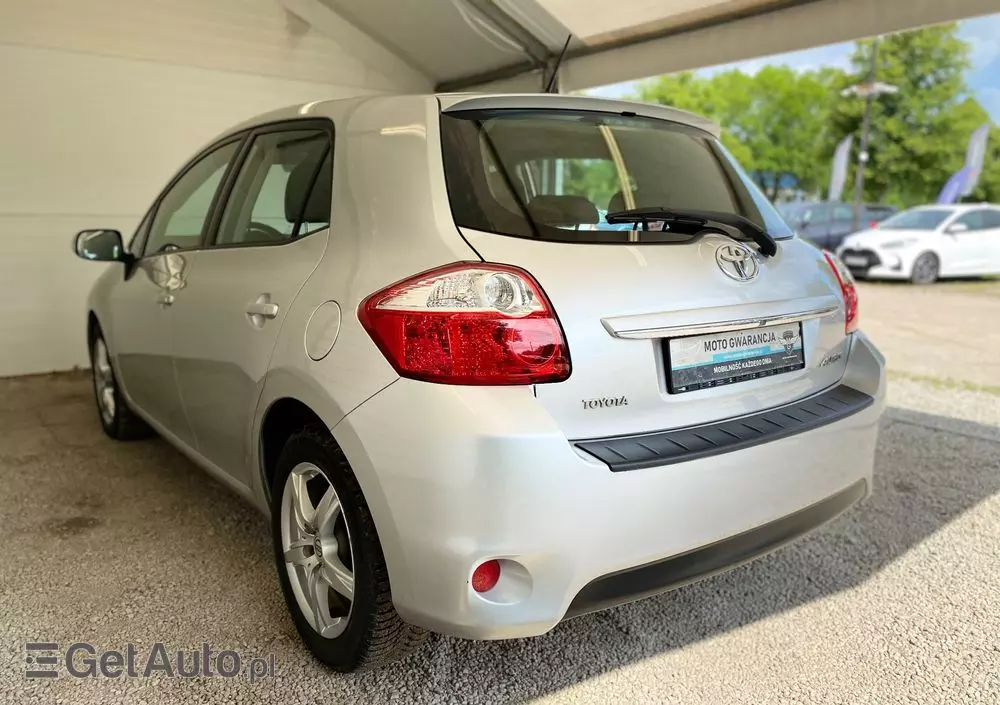TOYOTA Auris 1.6 Luna