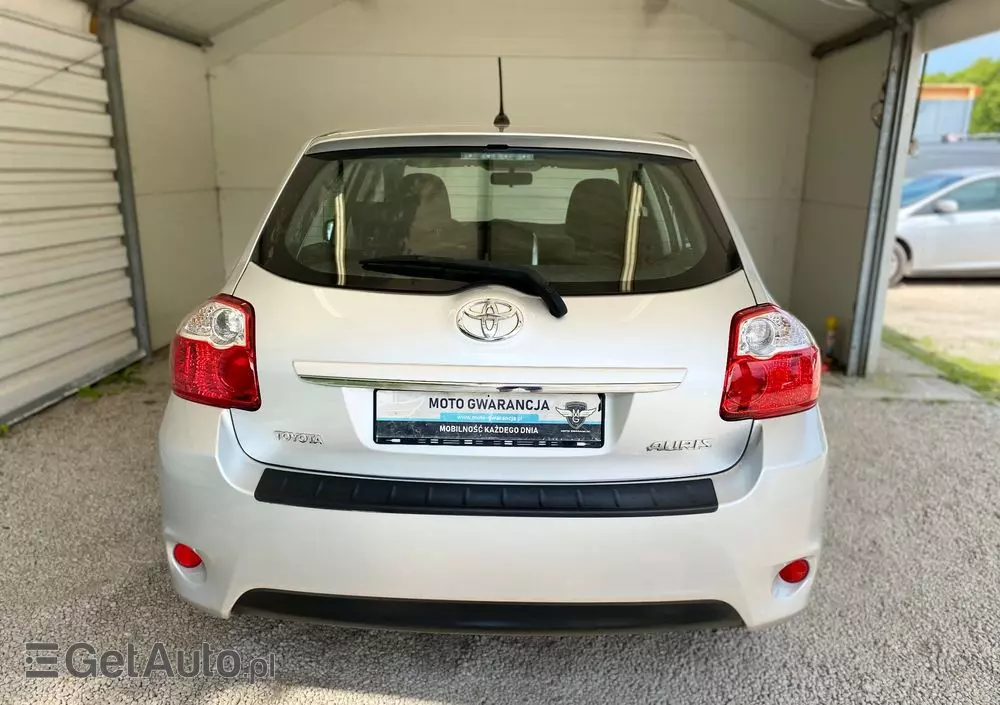 TOYOTA Auris 1.6 Luna