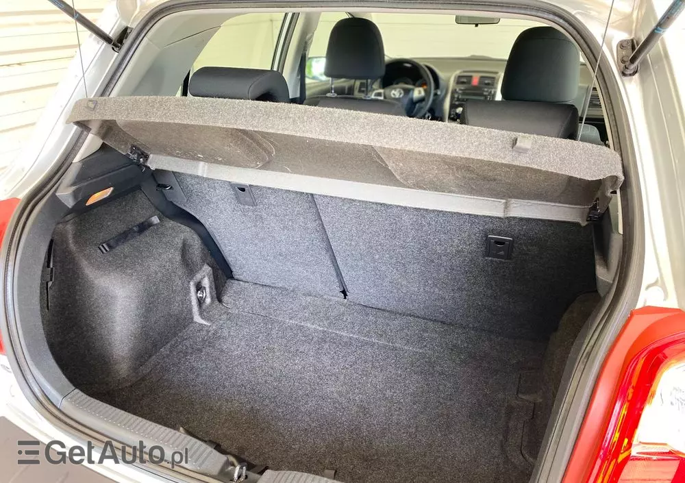 TOYOTA Auris 1.6 Luna