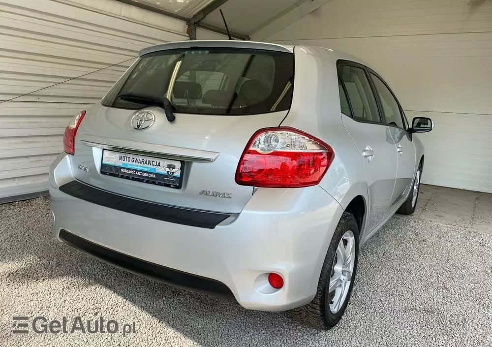 TOYOTA Auris 1.6 Luna