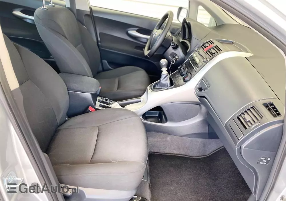 TOYOTA Auris 1.6 Luna