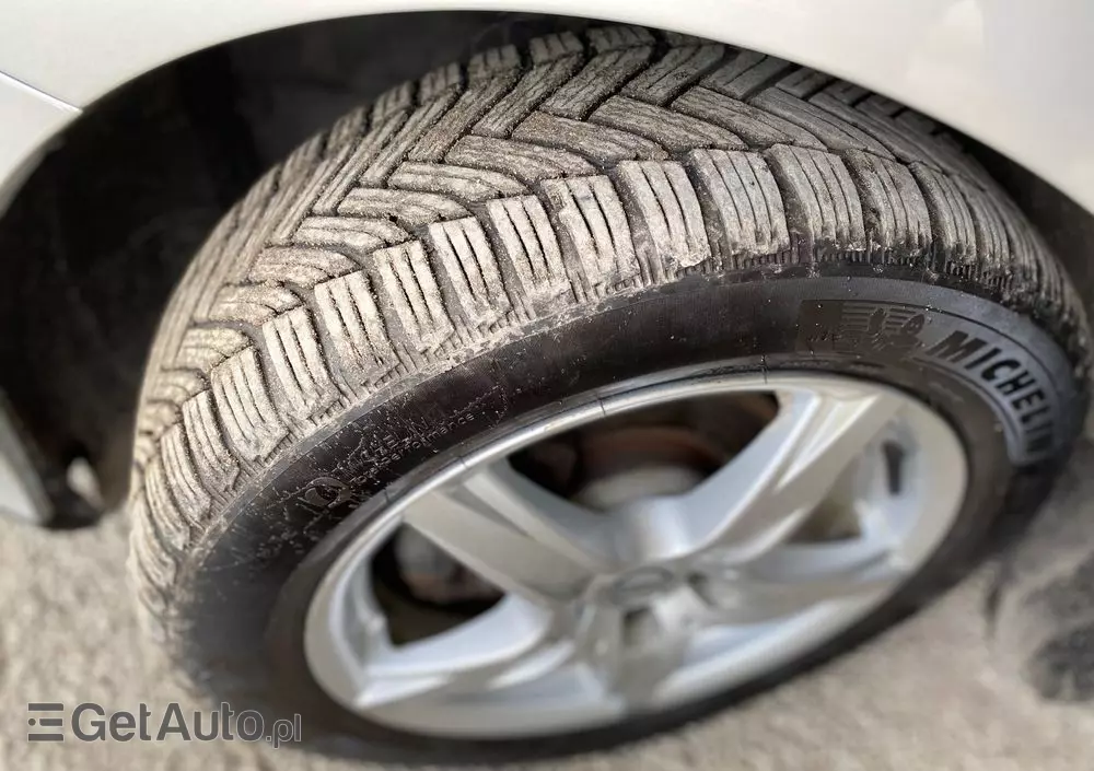 TOYOTA Auris 1.6 Luna