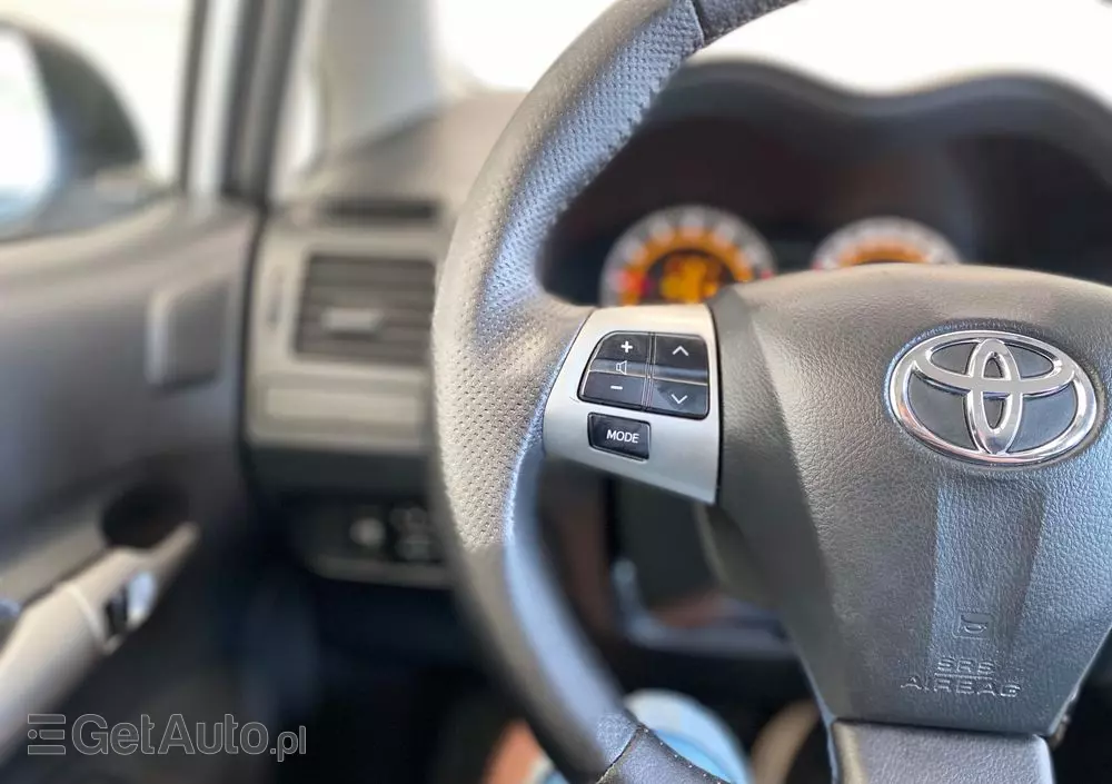 TOYOTA Auris 1.6 Luna