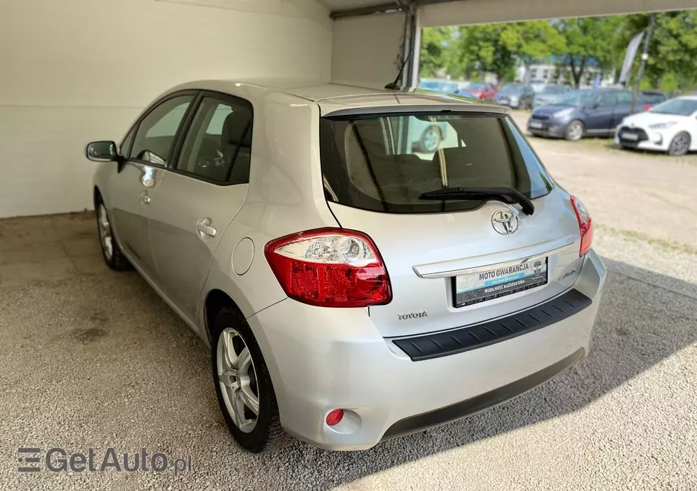 TOYOTA Auris 1.6 Luna