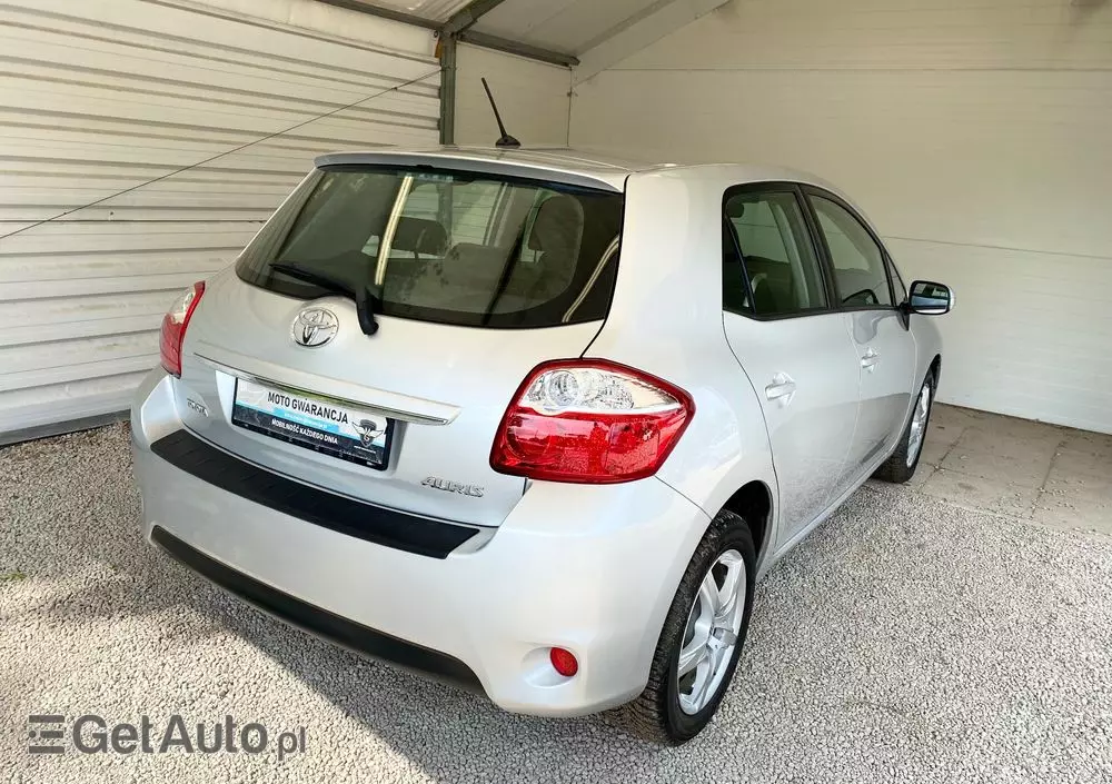 TOYOTA Auris 1.6 Luna