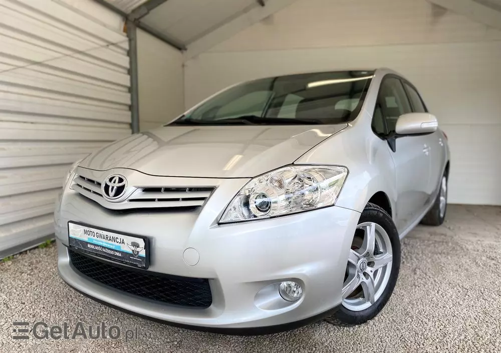 TOYOTA Auris 1.6 Luna