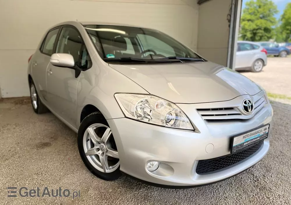 TOYOTA Auris 1.6 Luna