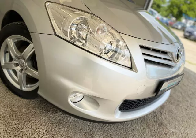 TOYOTA Auris 1.6 Luna