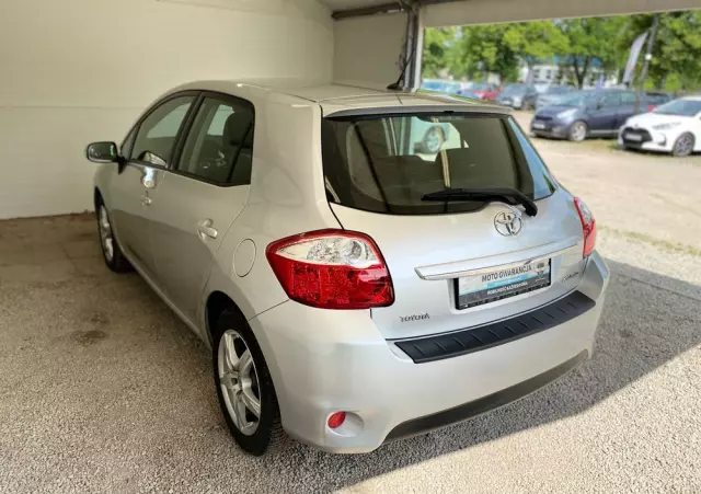 TOYOTA Auris 1.6 Luna