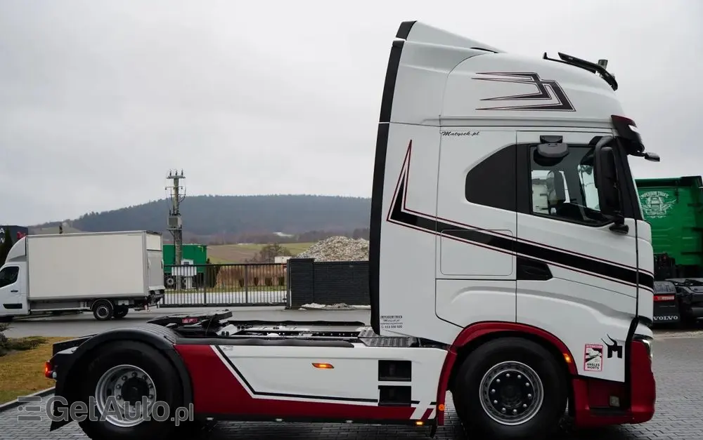 IVECO S-WAY / 510 / RETARDER / KLIMA POSTOJOWA / CAŁA NA PODUSZKACH 