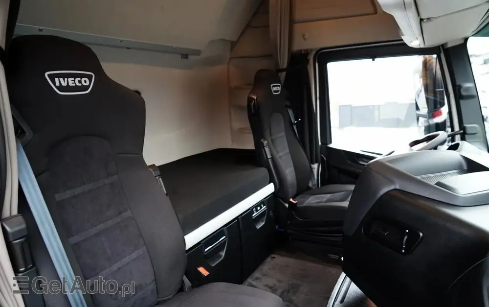 IVECO S-WAY / 510 / RETARDER / KLIMA POSTOJOWA / CAŁA NA PODUSZKACH 