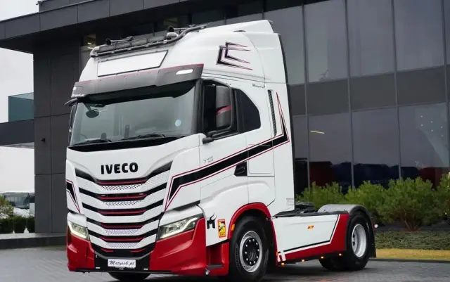 IVECO S-WAY / 510 / RETARDER / KLIMA POSTOJOWA / CAŁA NA PODUSZKACH 